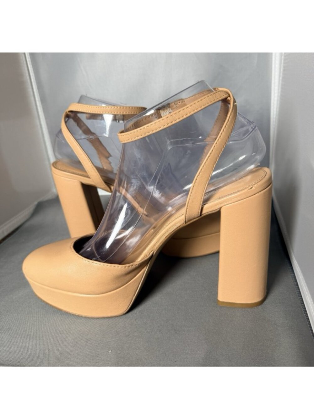 Vince Camuto Patrissya Leather HighHeel Platform Closed Toe Pump Size 8 - Picture 3 of 8